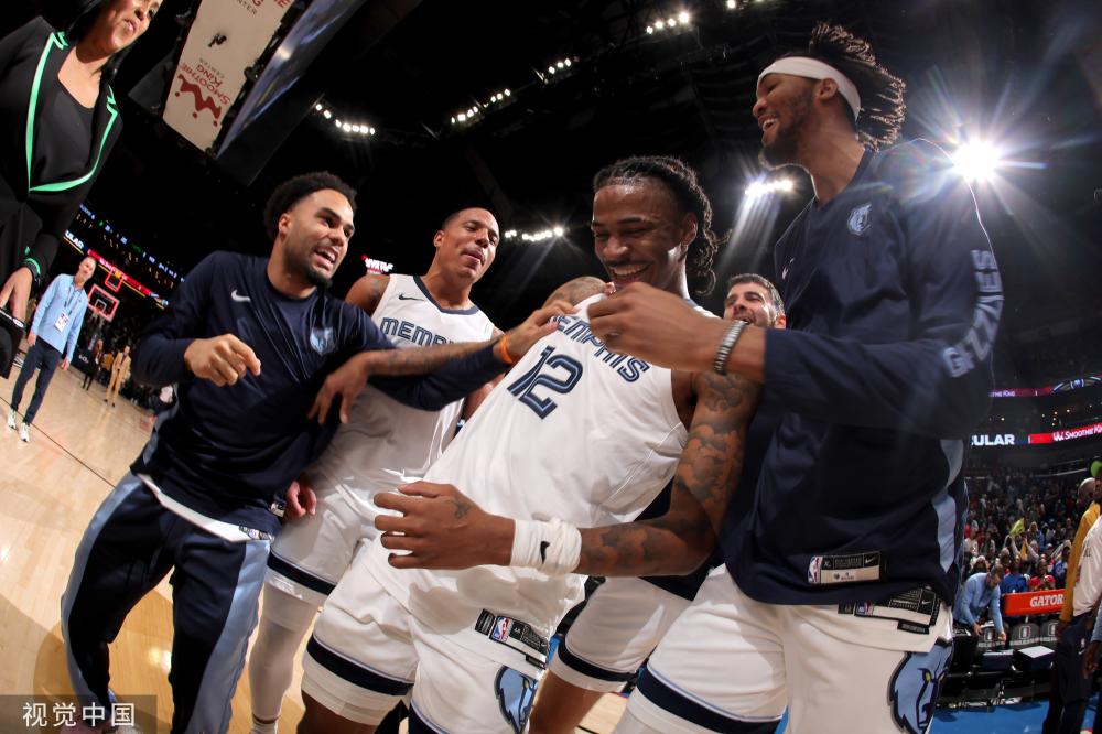 随着几名替 随着几名替