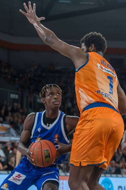 显示出了强 显示出了强